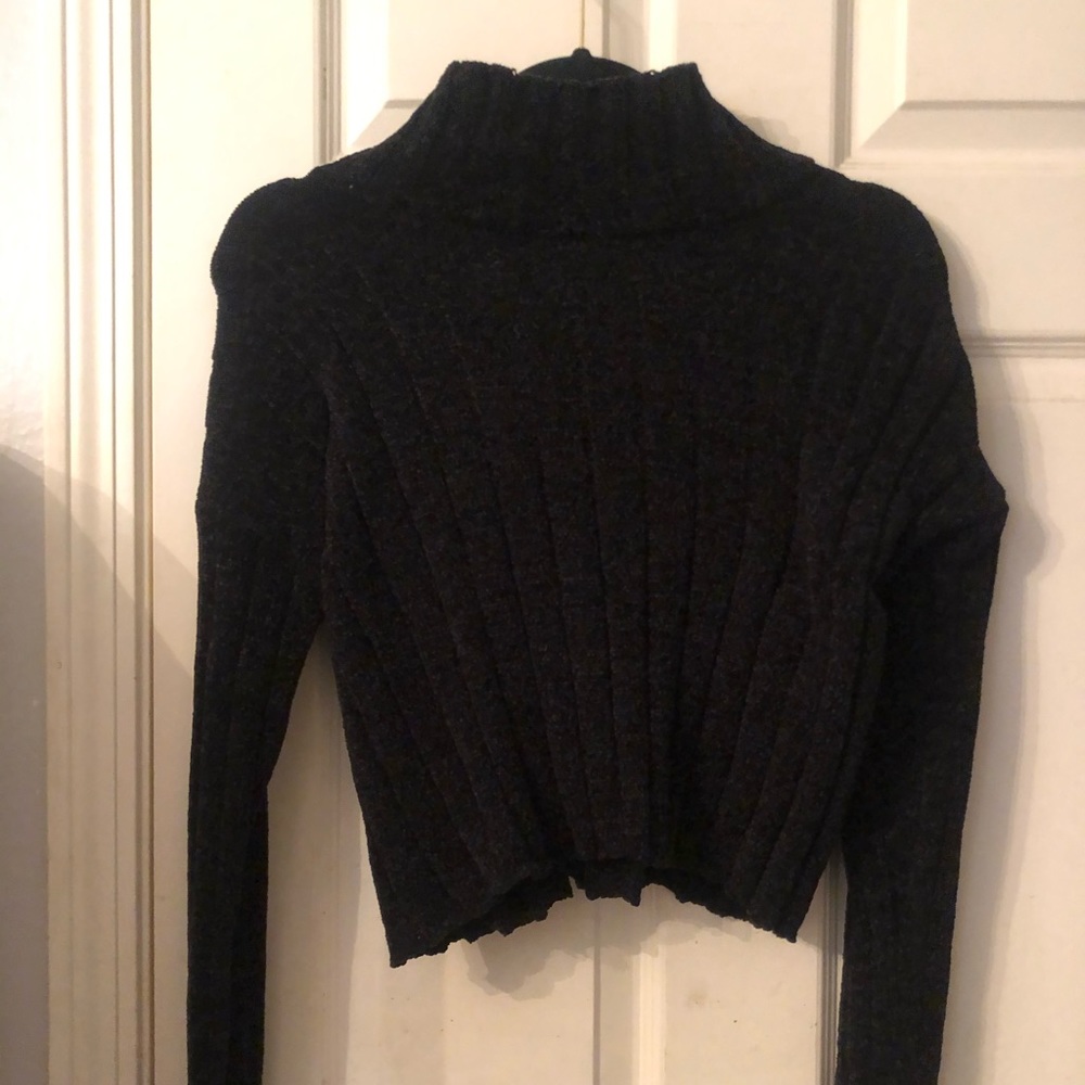 Black crop sweater